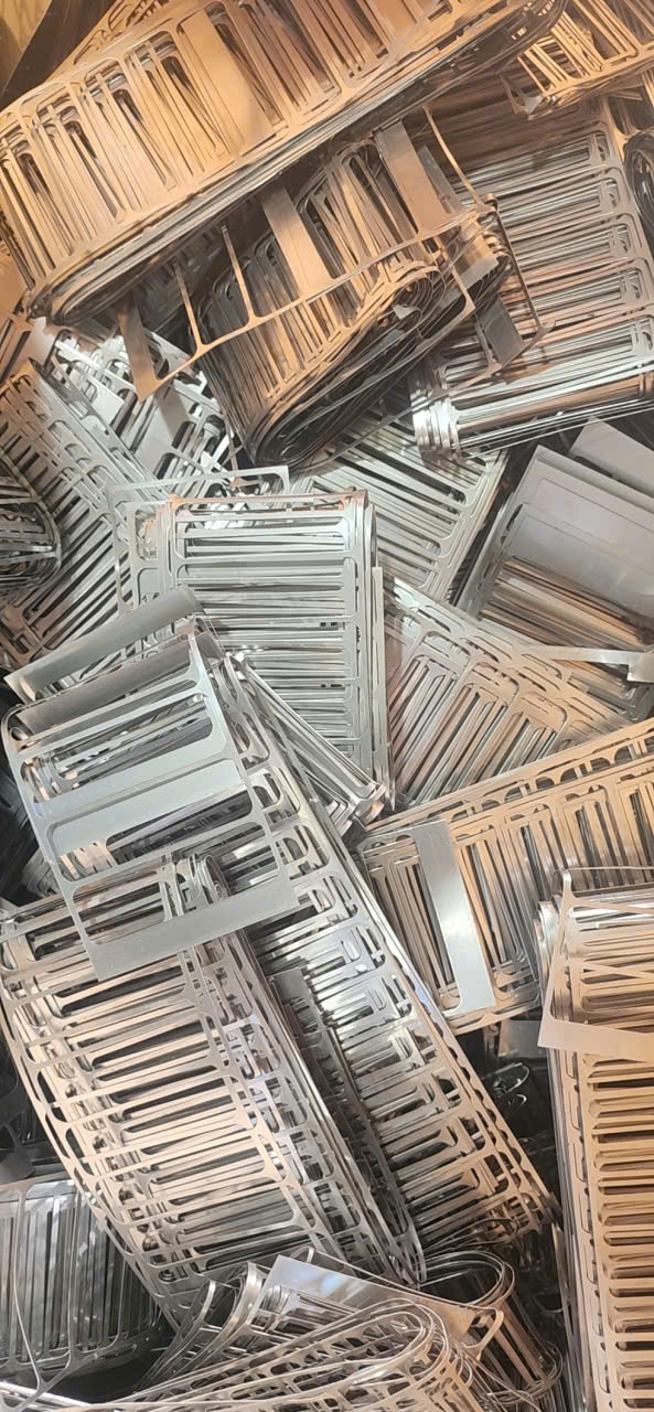 Thu mua phế liệu số lượng lớn, giá cao tận nơi
