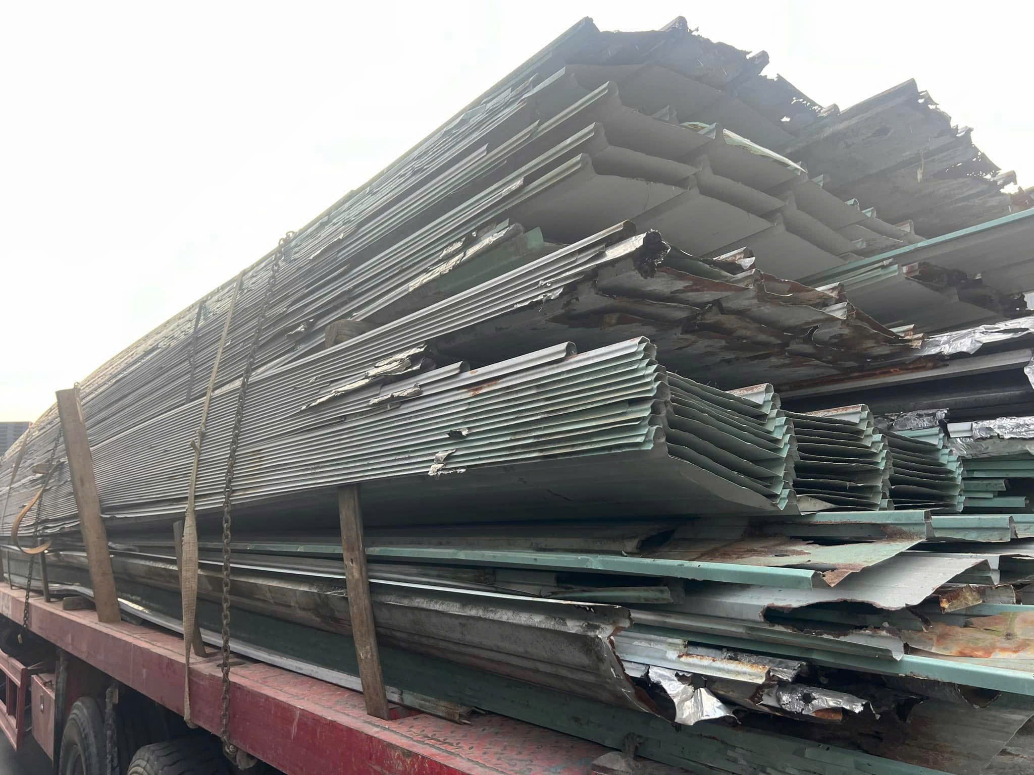 Các yếu tố ảnh hưởng đến giá thanh lý nhà xưởng và thu mua tôn cũ